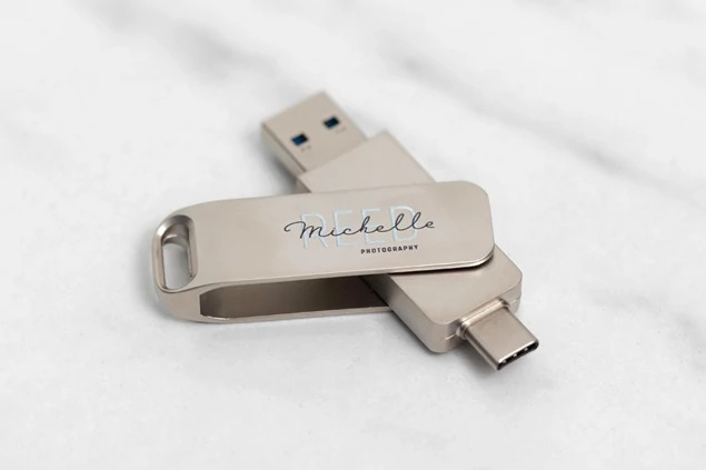 Silver Aluminum Tyndell Dual Swivel Metal Flash Drive 3.0 USB and USB Type C 16GB